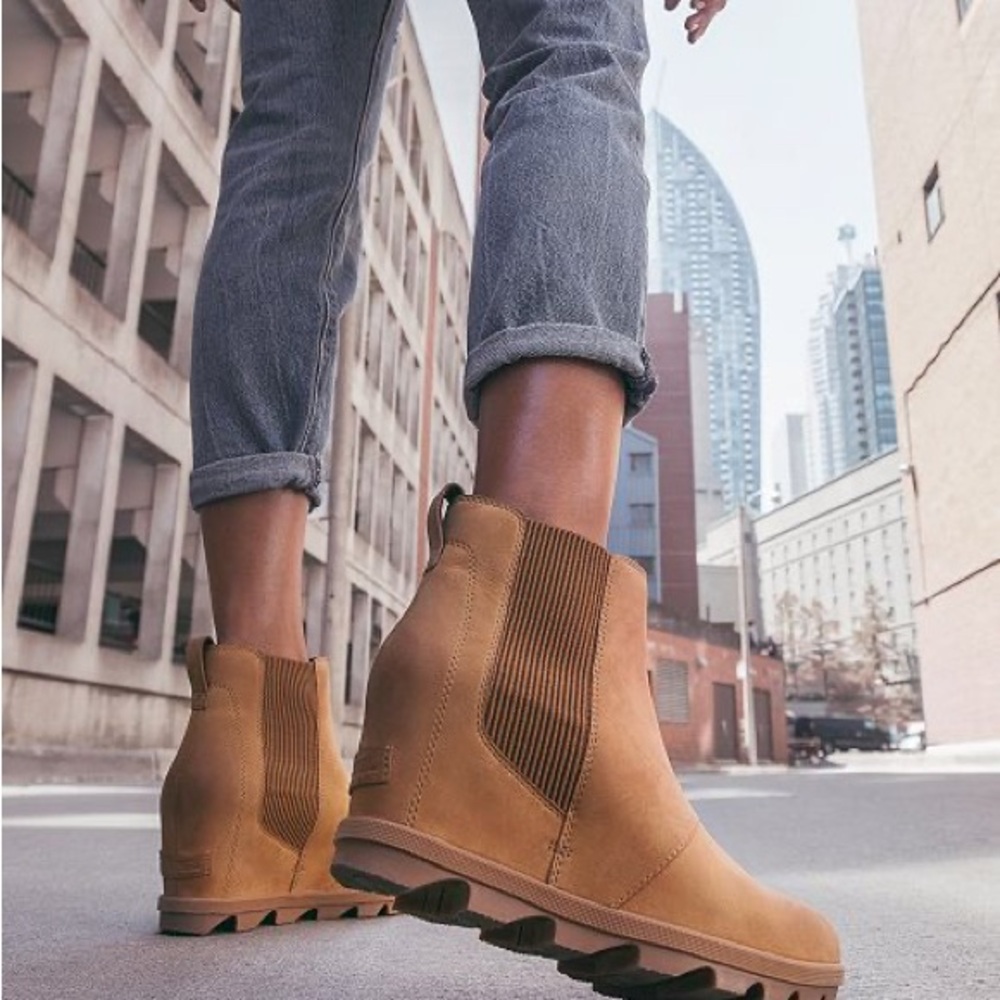 SOREL Joan of Arctic Wedge II Chelsea Boot Ash Brown Leather Waterproof 7.5